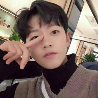 网红帅哥吃瓜图片高清大图,高清大图揭秘瓜界风云